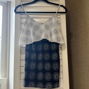DVF black and white sleeveless top size p